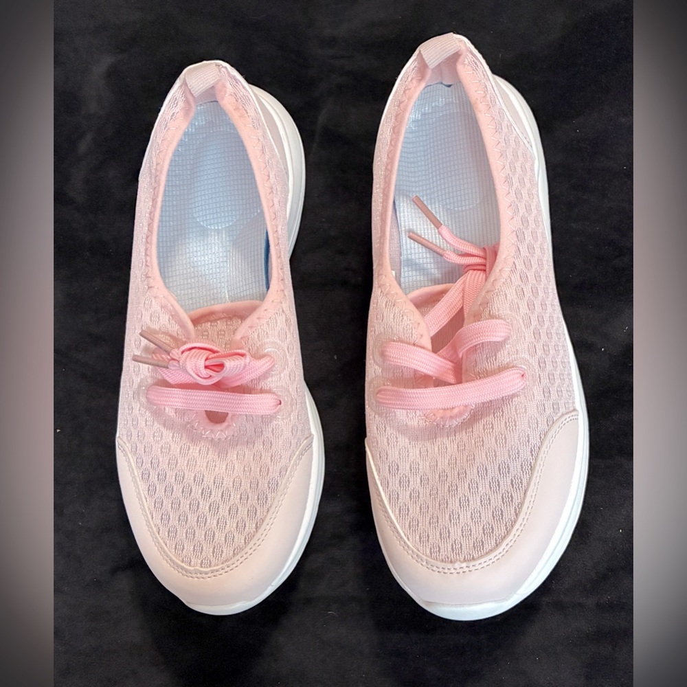 Women's Generic Soft Sole Slip Casual Flat Sneaker Size 38 (equals 7.5-8) NWOT